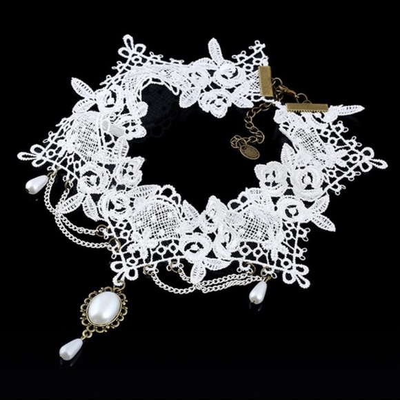 $1 bundle- Beautiful White Lace Choker Necklace. - Picture 3 of 3